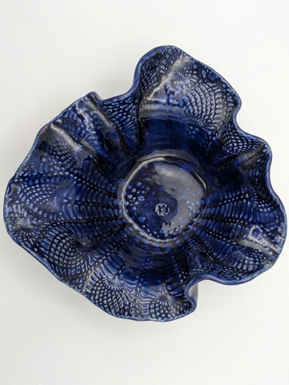 Edgecomb Potters Maine – 7" Cobalt Blue Ruffled Bowl (MINT) Art Pottery